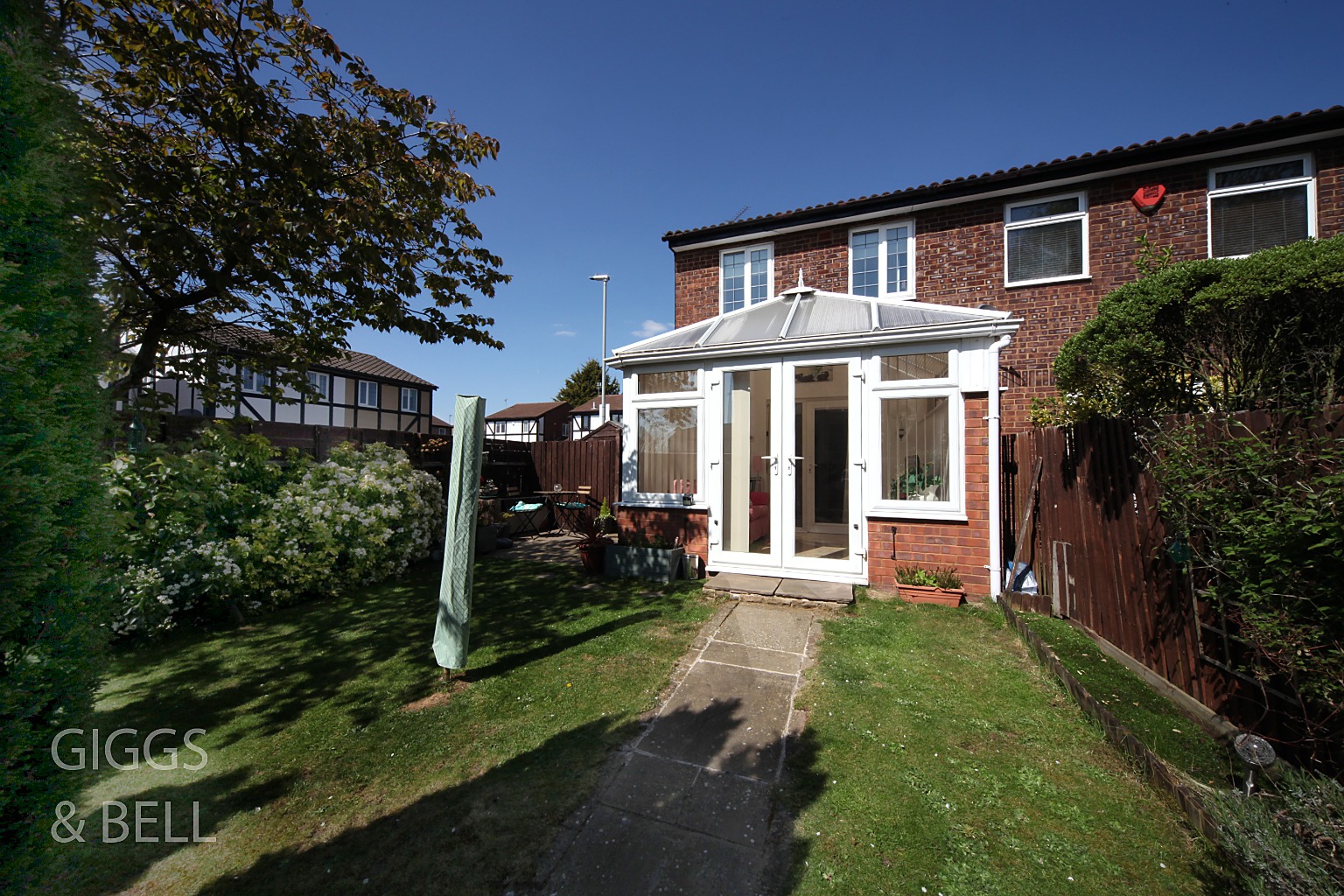 2 bed semi-detached house for sale in Lesbury Close, Luton  - Property Image 20