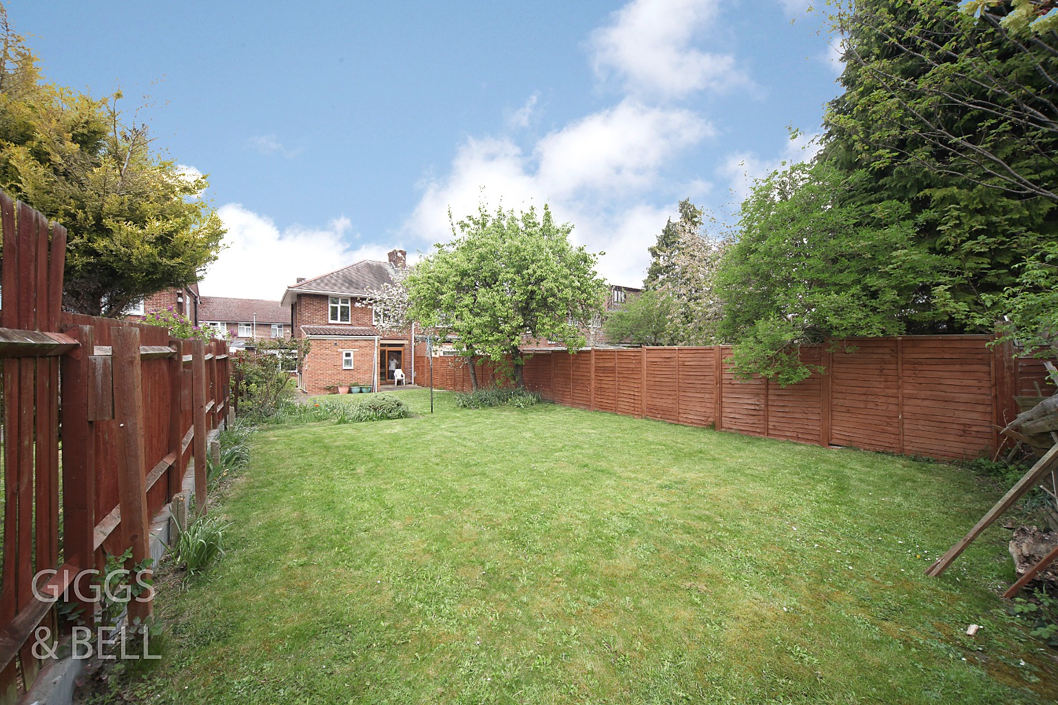 3 bed semi-detached house for sale in St Ethelbert Avenue, Luton  - Property Image 20