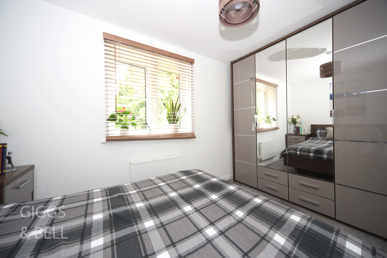 2 bed terraced house for sale in Guardian Way, Luton 9