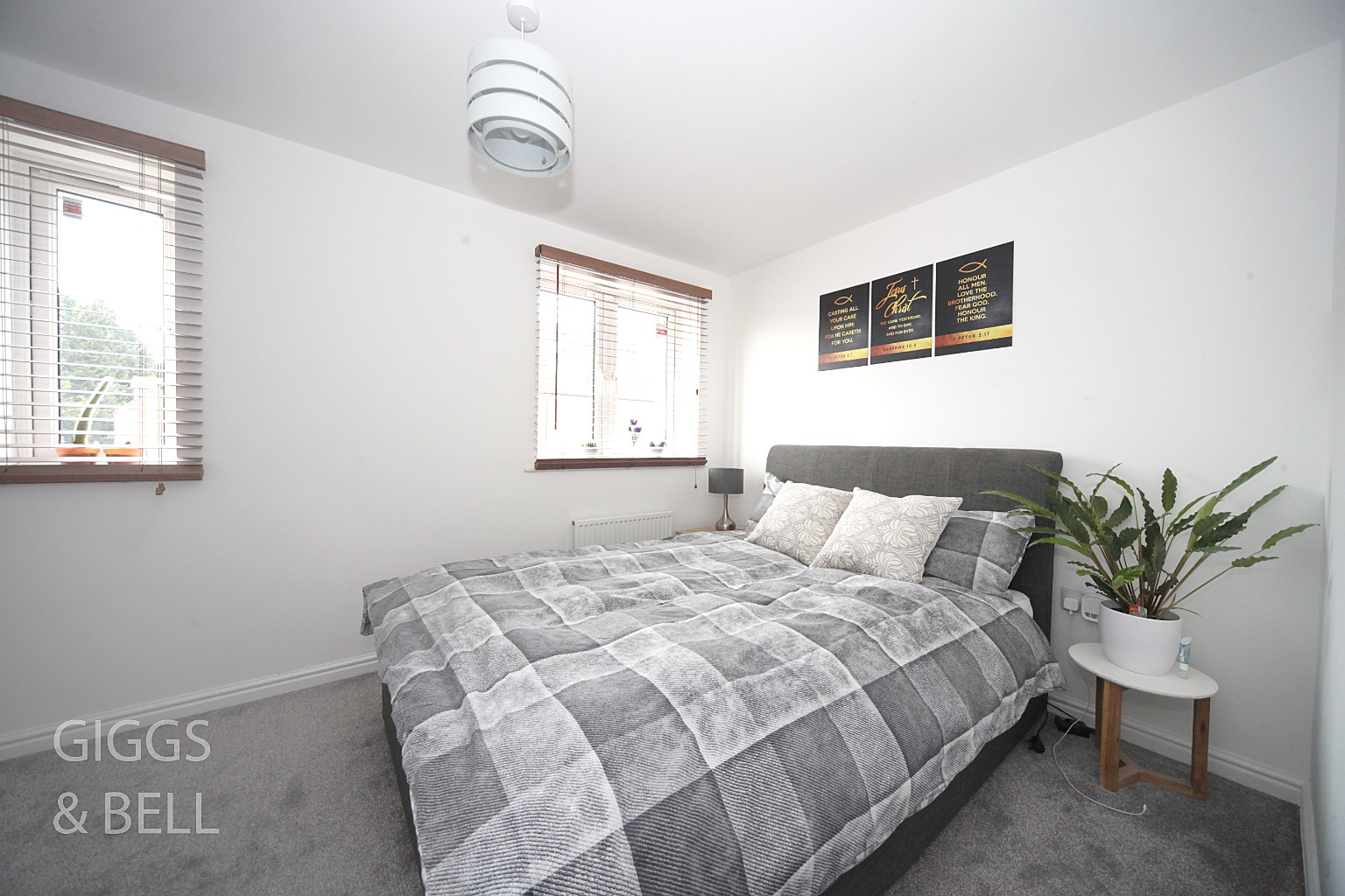 2 bed terraced house for sale in Guardian Way, Luton 10