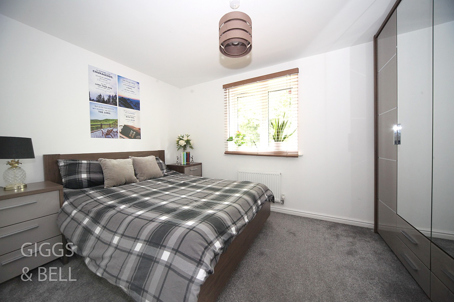 2 bed terraced house for sale in Guardian Way, Luton  - Property Image 9