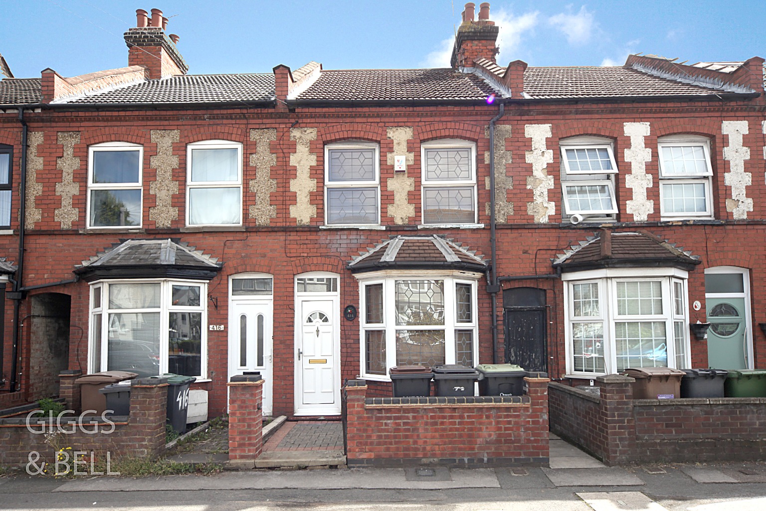 2 bed terraced house for sale in Hitchin Road, Luton, LU2 