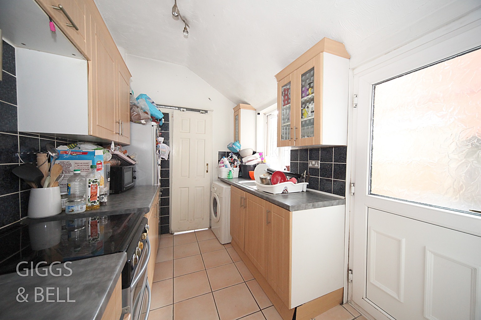 2 bed terraced house for sale in Hitchin Road, Luton 8