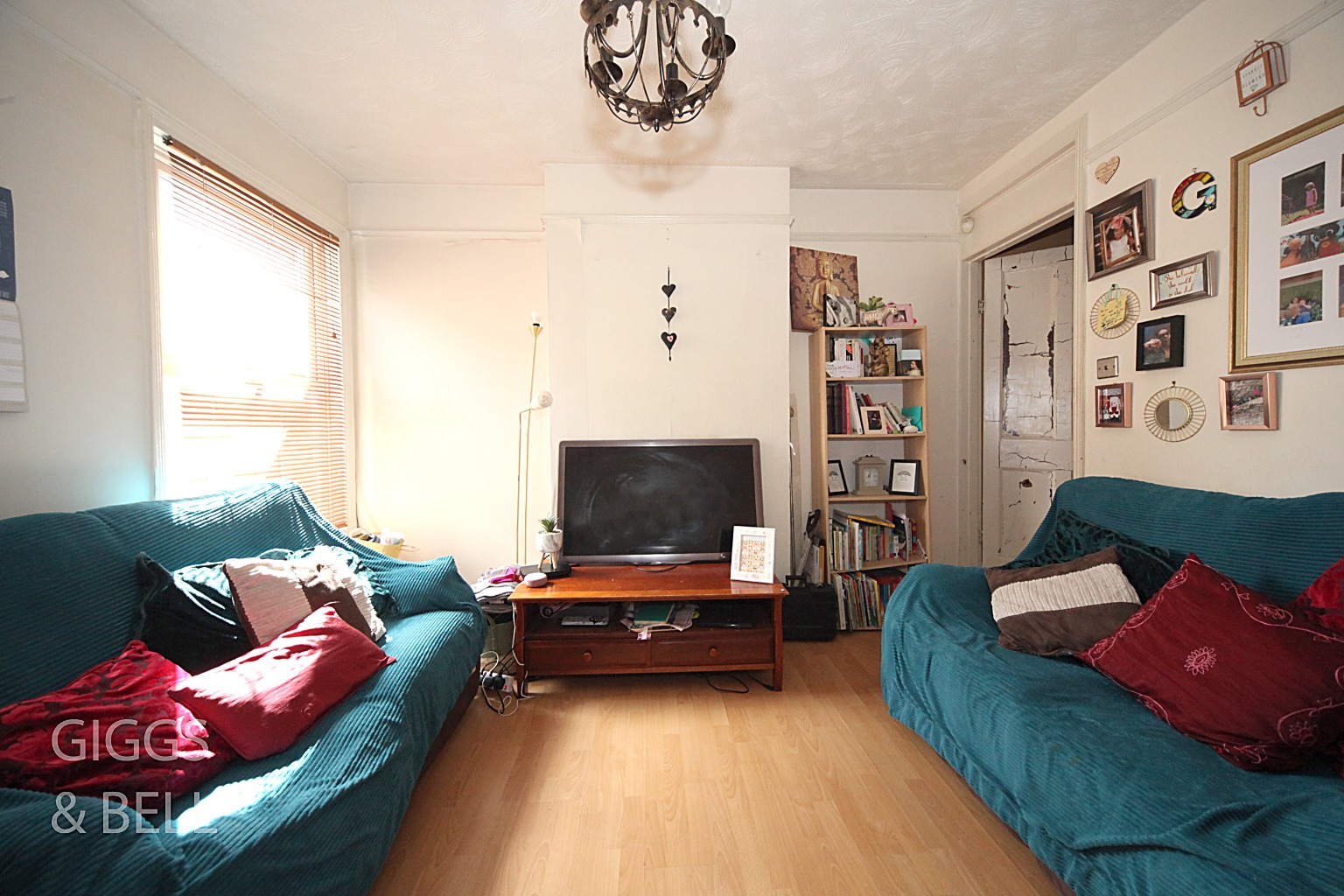 2 bed terraced house for sale in Hitchin Road, Luton 4