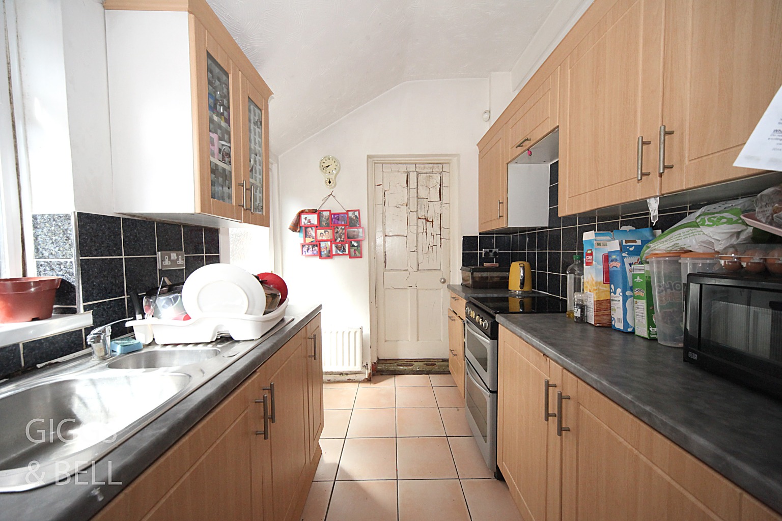 2 bed terraced house for sale in Hitchin Road, Luton 6