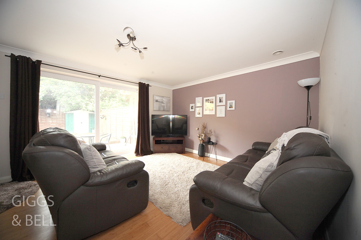 2 bed end of terrace house for sale in Fermor Crescent, Luton 1