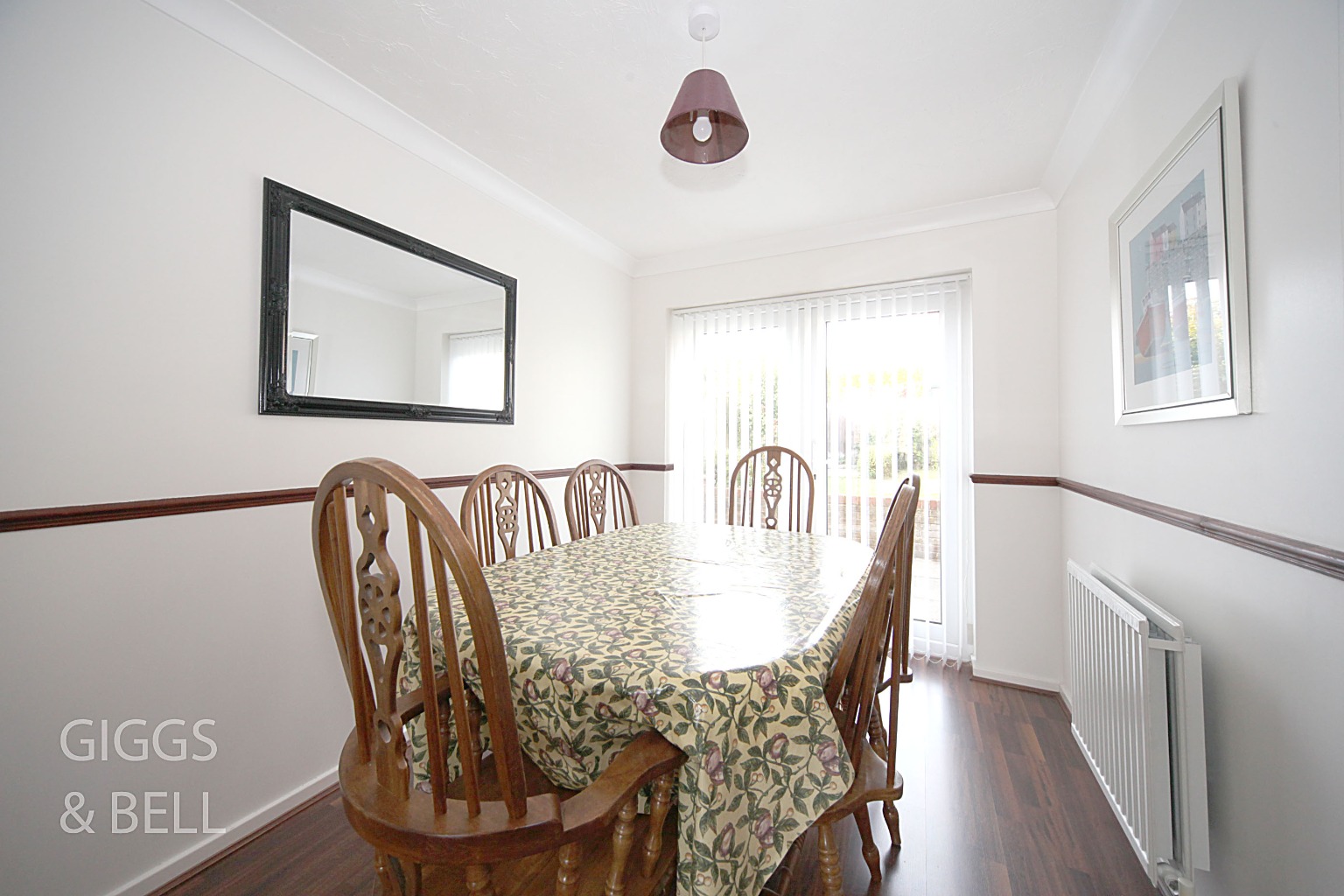 3 bed detached house for sale in Thetford Gardens, Luton  - Property Image 7