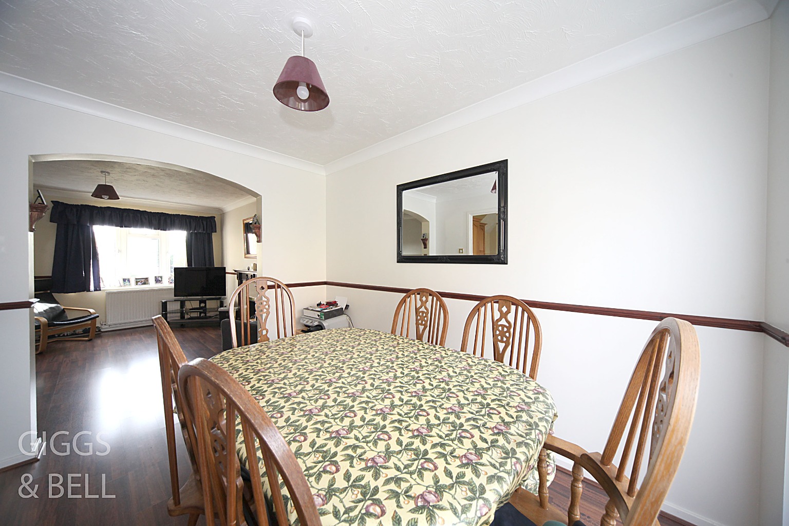 3 bed detached house for sale in Thetford Gardens, Luton 7