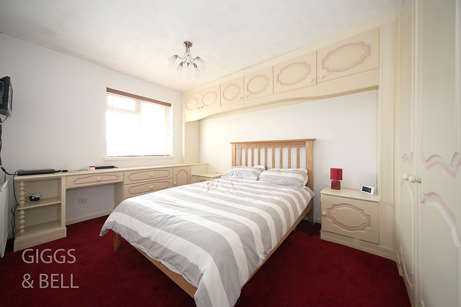 3 bed detached house for sale in Thetford Gardens, Luton  - Property Image 15