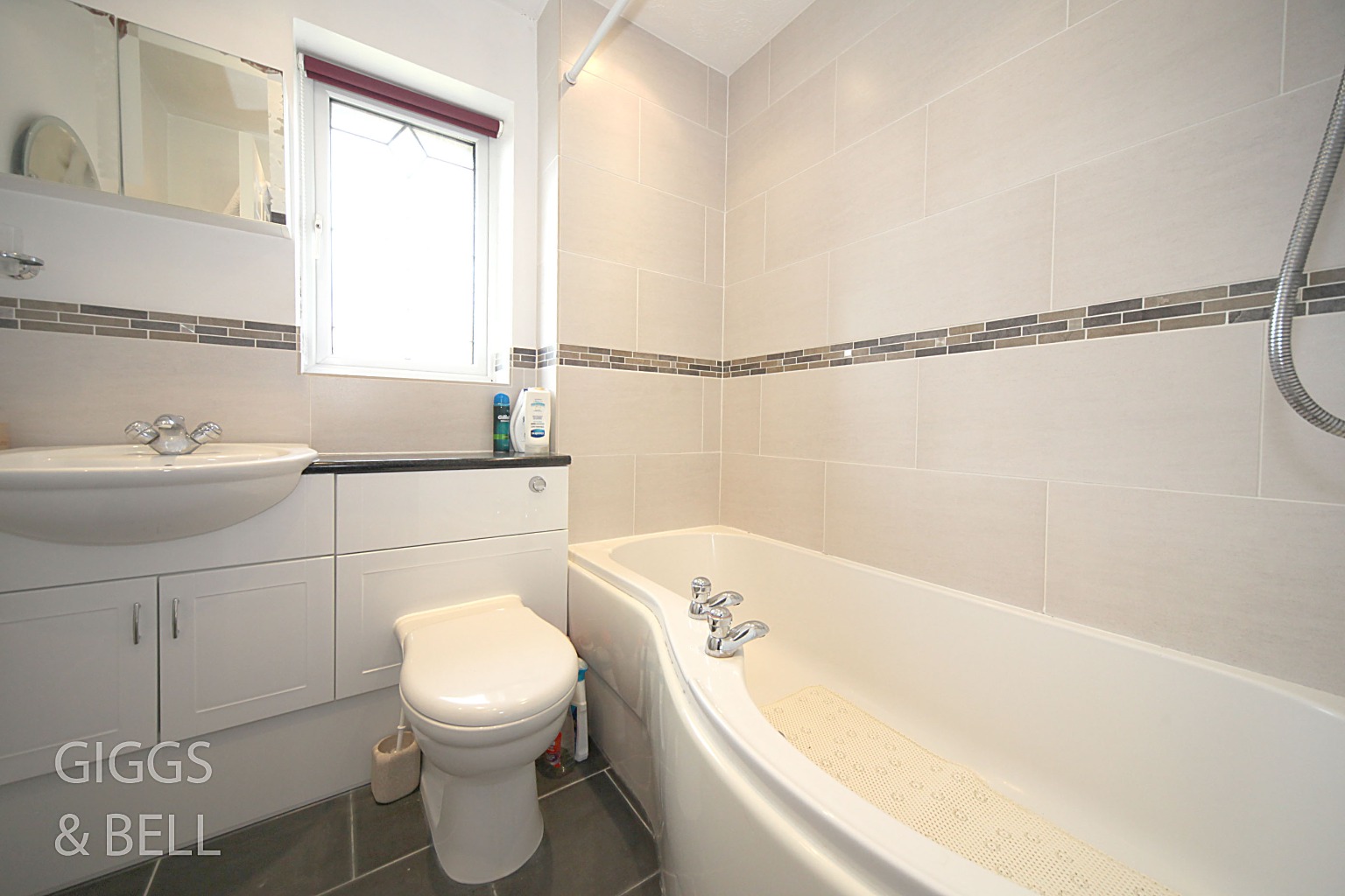 3 bed detached house for sale in Thetford Gardens, Luton  - Property Image 20