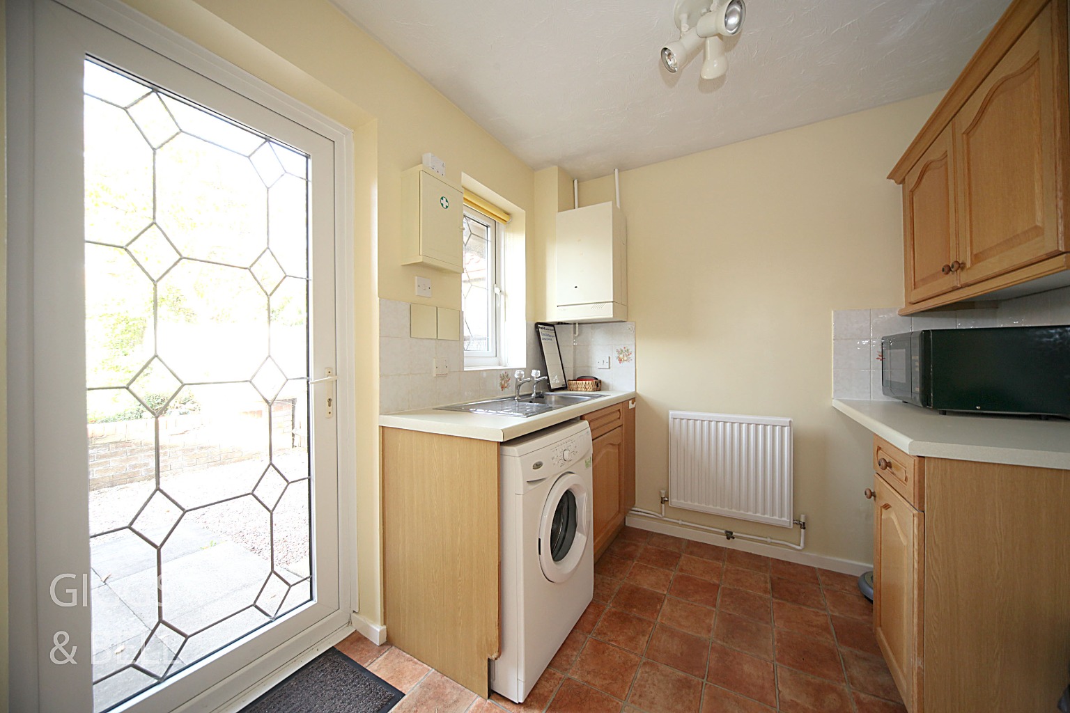 3 bed detached house for sale in Thetford Gardens, Luton  - Property Image 12