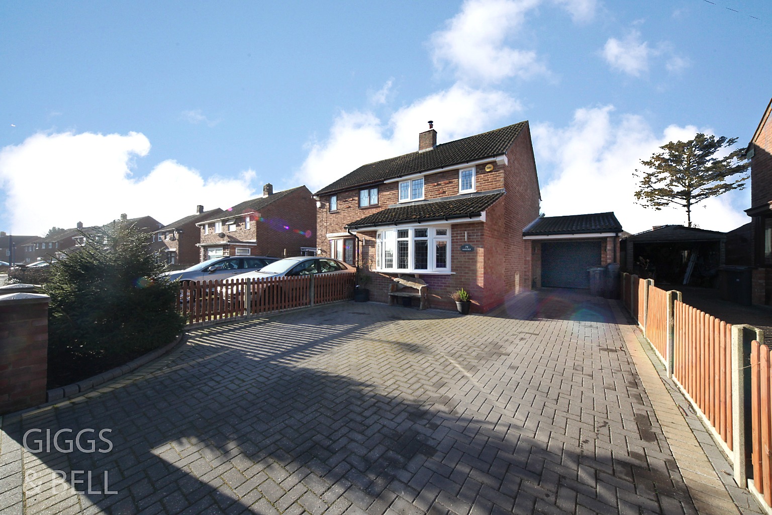 2 bed semi-detached house for sale in Rowelfield, Luton - Property Image 1
