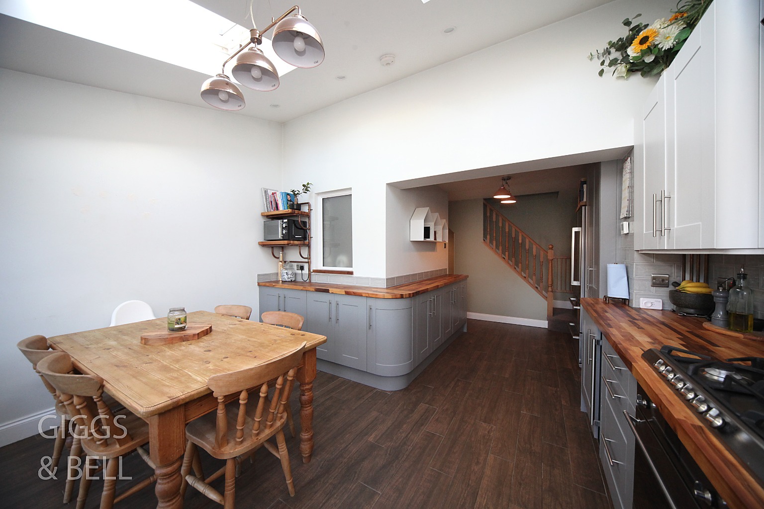2 bed semi-detached house for sale in Rowelfield, Luton  - Property Image 4