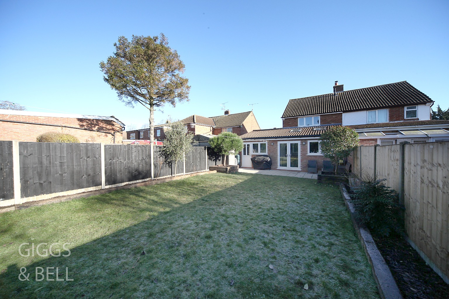 2 bed semi-detached house for sale in Rowelfield, Luton  - Property Image 16