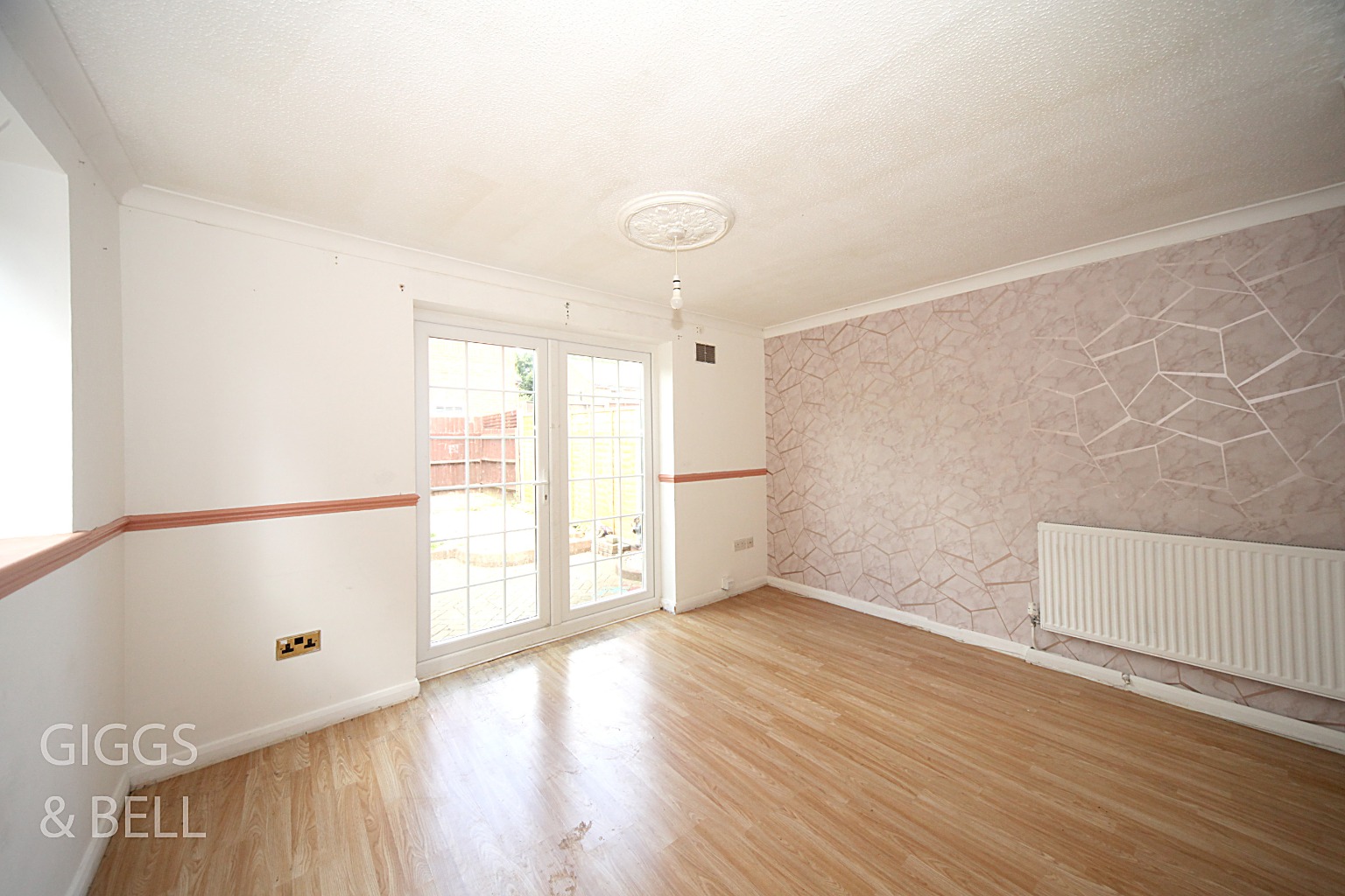 2 bed semi-detached house for sale in Felton Close, Luton  - Property Image 5