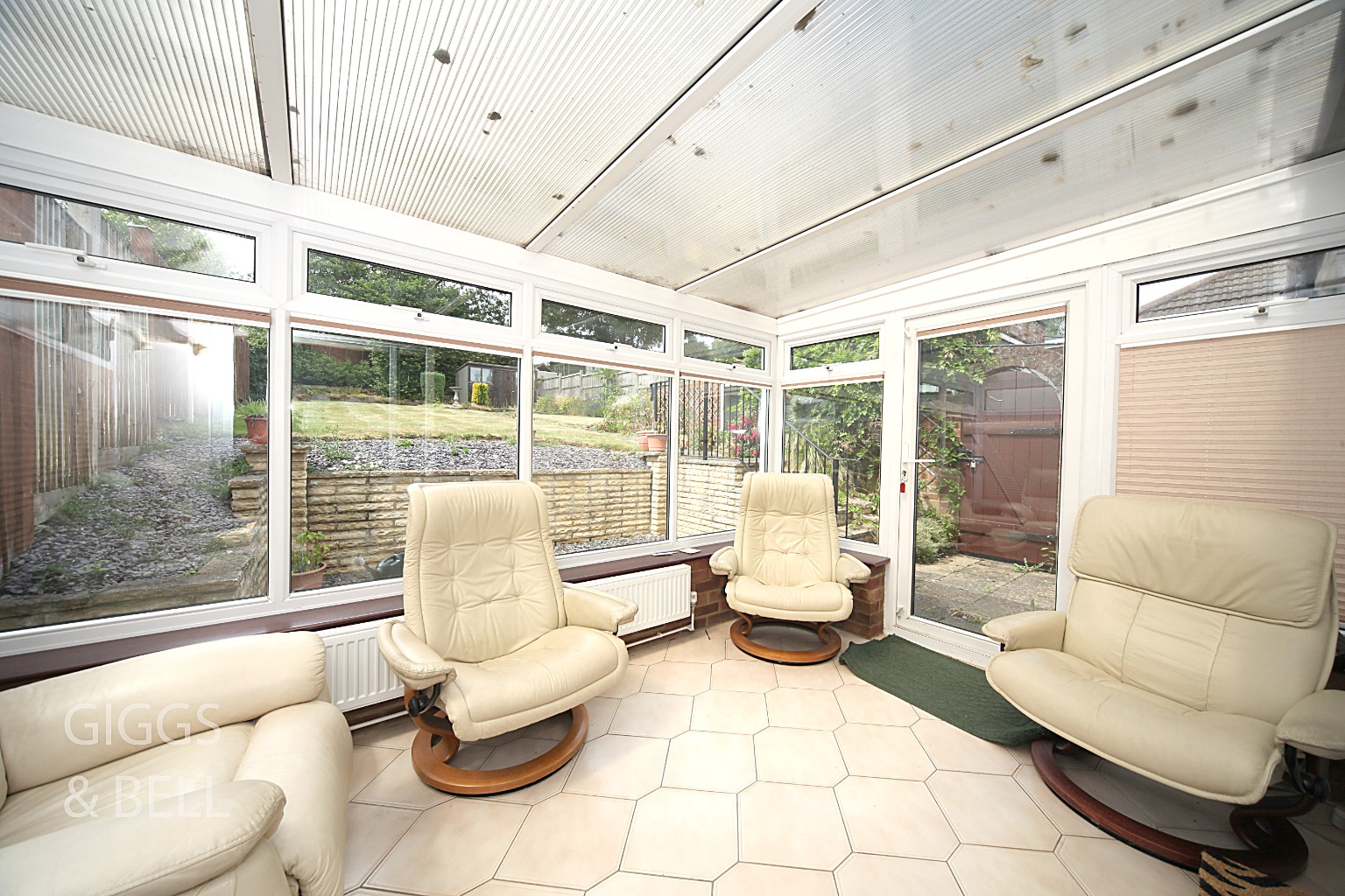 2 bed bungalow for sale in Deep Denes, Luton  - Property Image 9