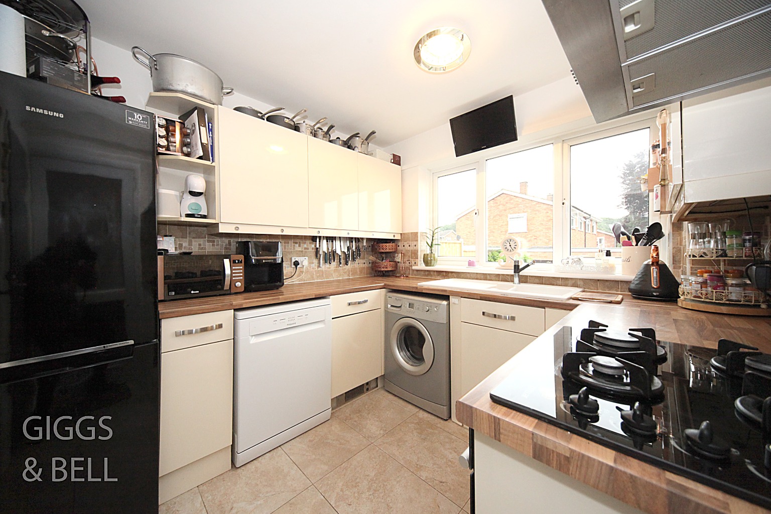 3 bed semi-detached house for sale in Brompton Close, Luton 8