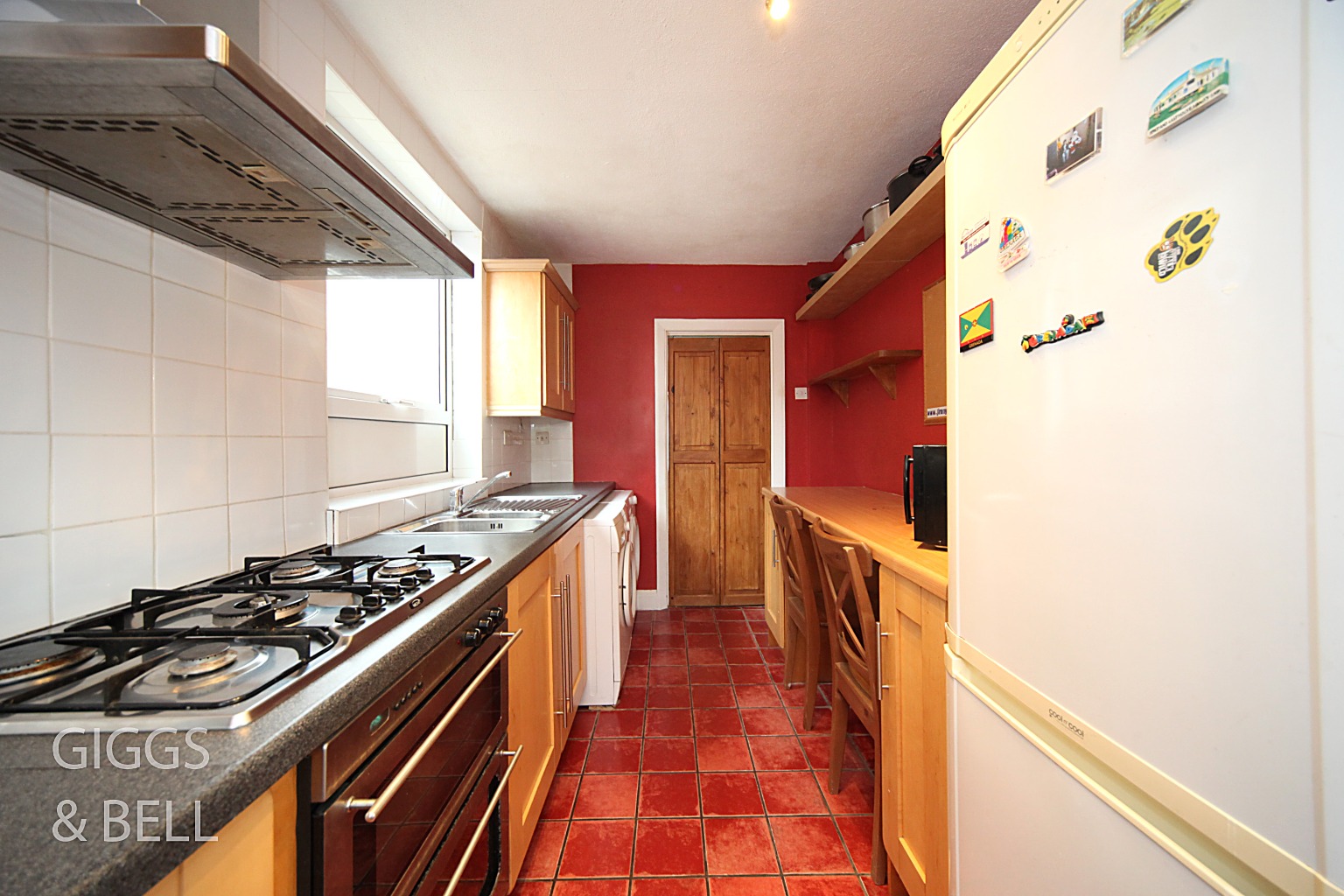 3 bed semi-detached house for sale in Durham Road, Luton  - Property Image 5