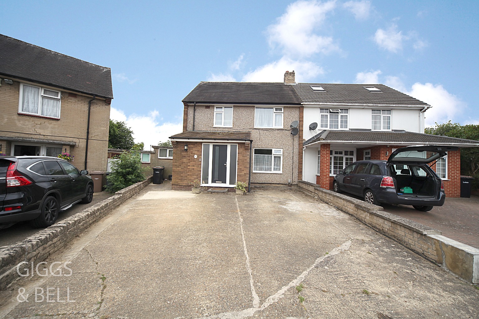 3 bed semi-detached house for sale in Hanswick Close, Luton 1