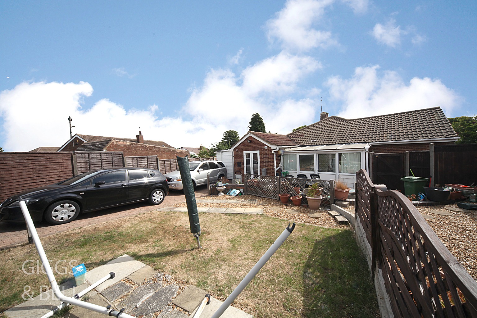 3 bed semi-detached bungalow for sale in Ripley Road, Luton 10