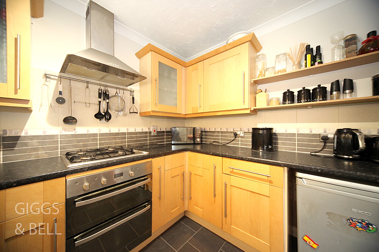 4 bed detached house for sale in Reedsdale, Luton  - Property Image 6