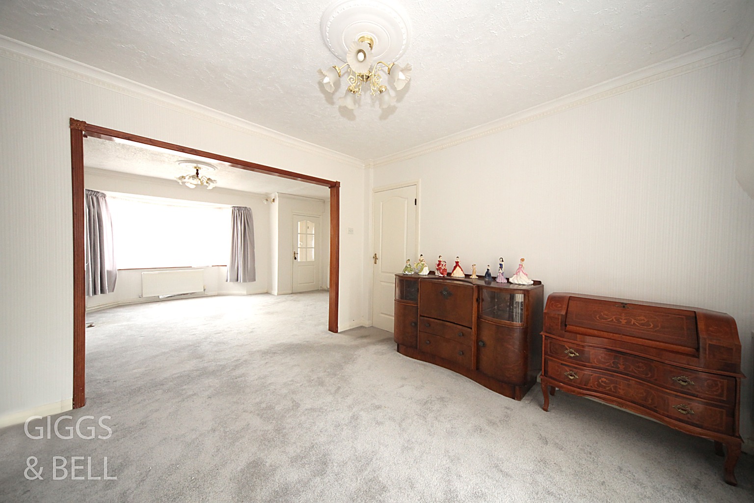 4 bed semi-detached house for sale in Curlew Road, Luton  - Property Image 5
