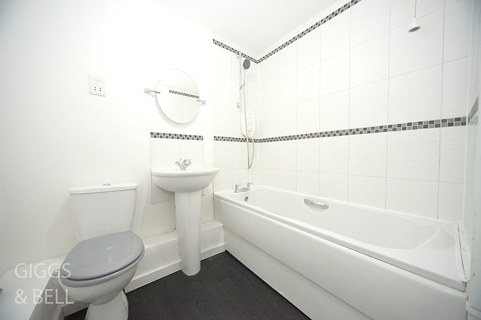 2 bed flat for sale in Primrose Close, Luton 10