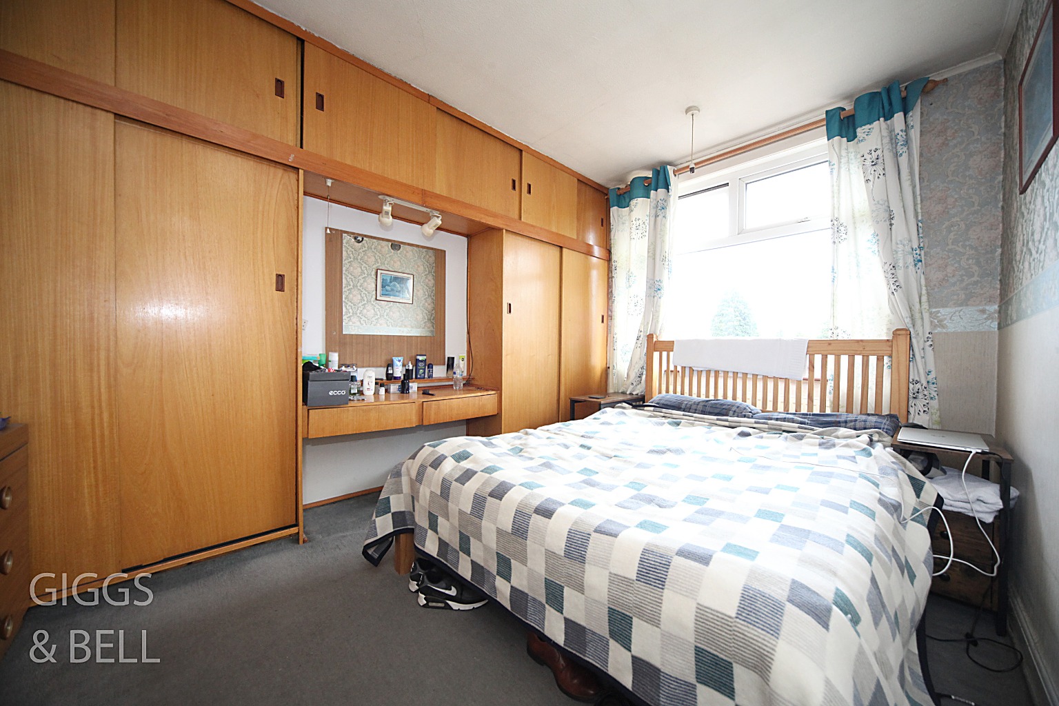 3 bed end of terrace house for sale in Crawley Green Road, Luton 7