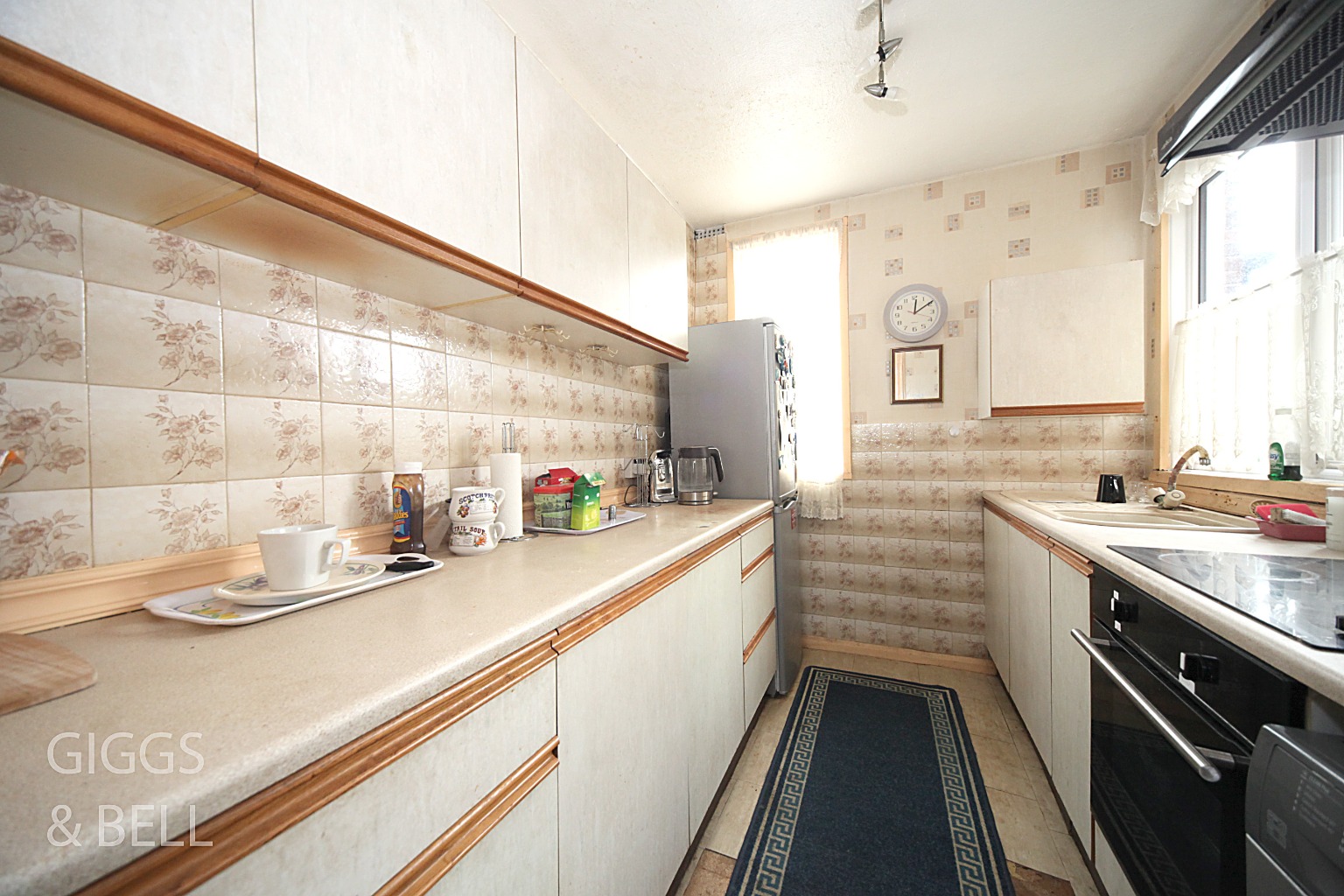 3 bed end of terrace house for sale in Crawley Green Road, Luton 6