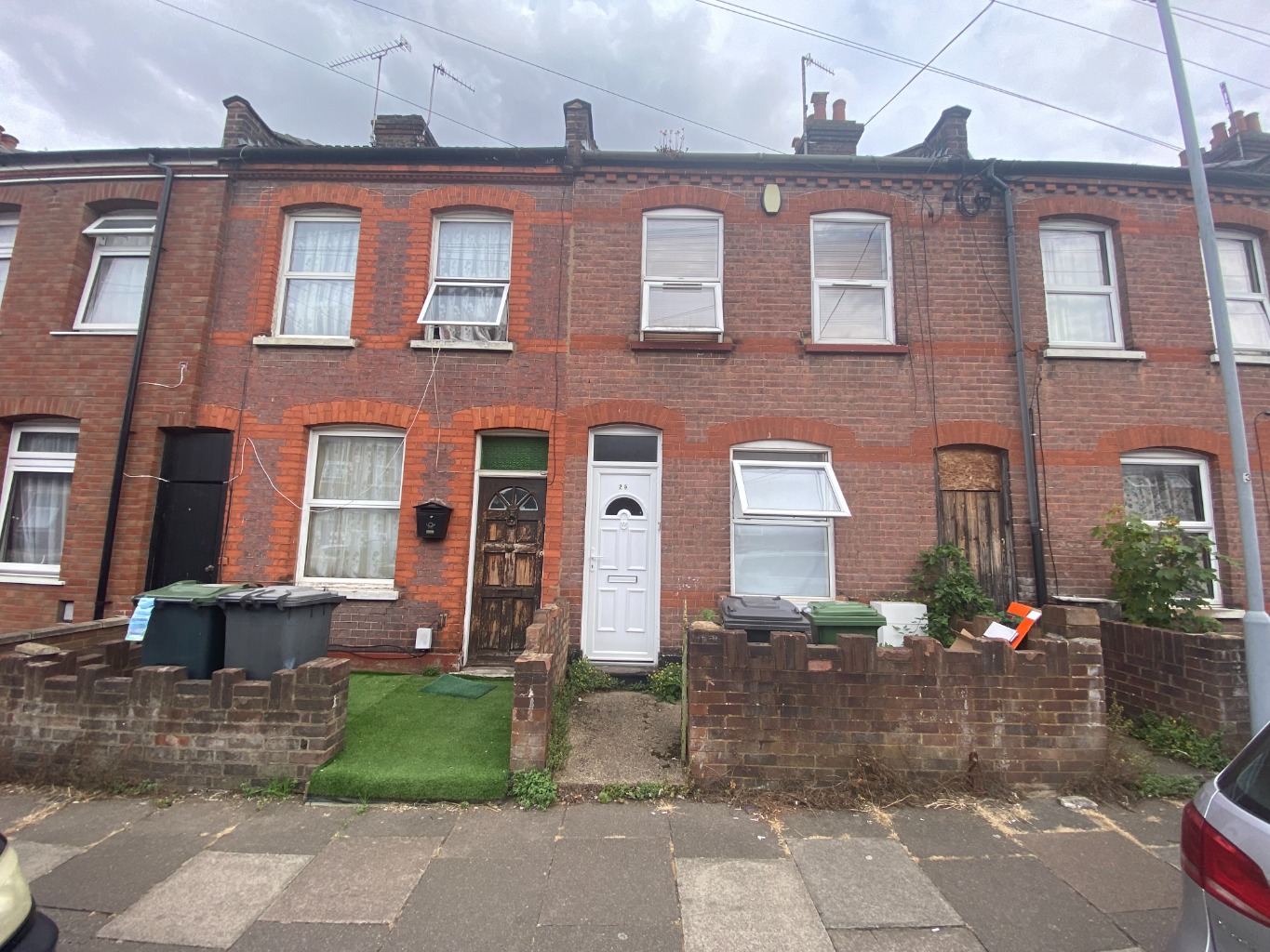 2 bed terraced house for sale in Naseby Road, Luton, LU1 