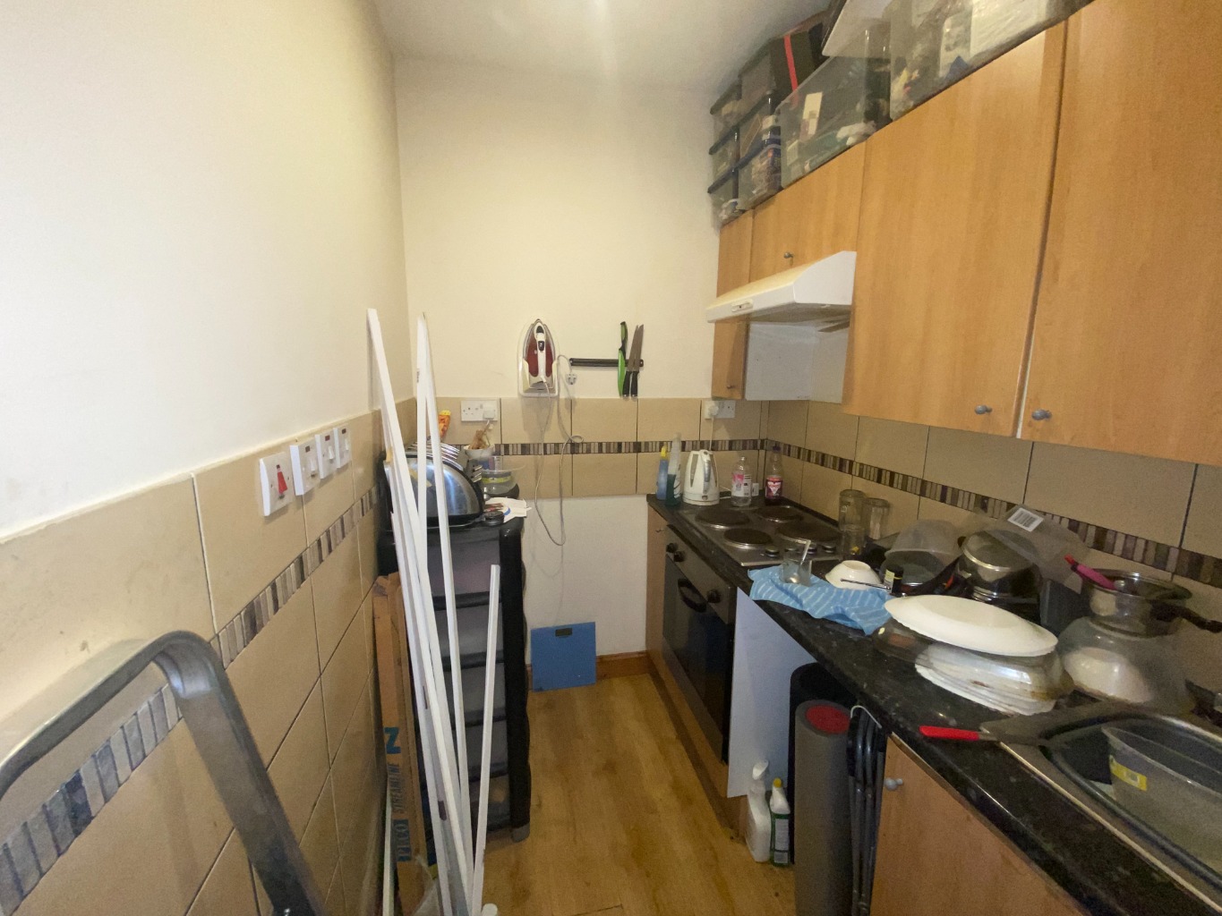 2 bed terraced house for sale in Naseby Road, Luton 2