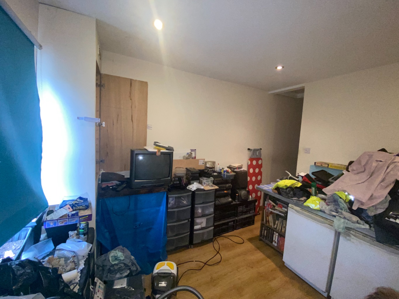 2 bed terraced house for sale in Naseby Road, Luton 1
