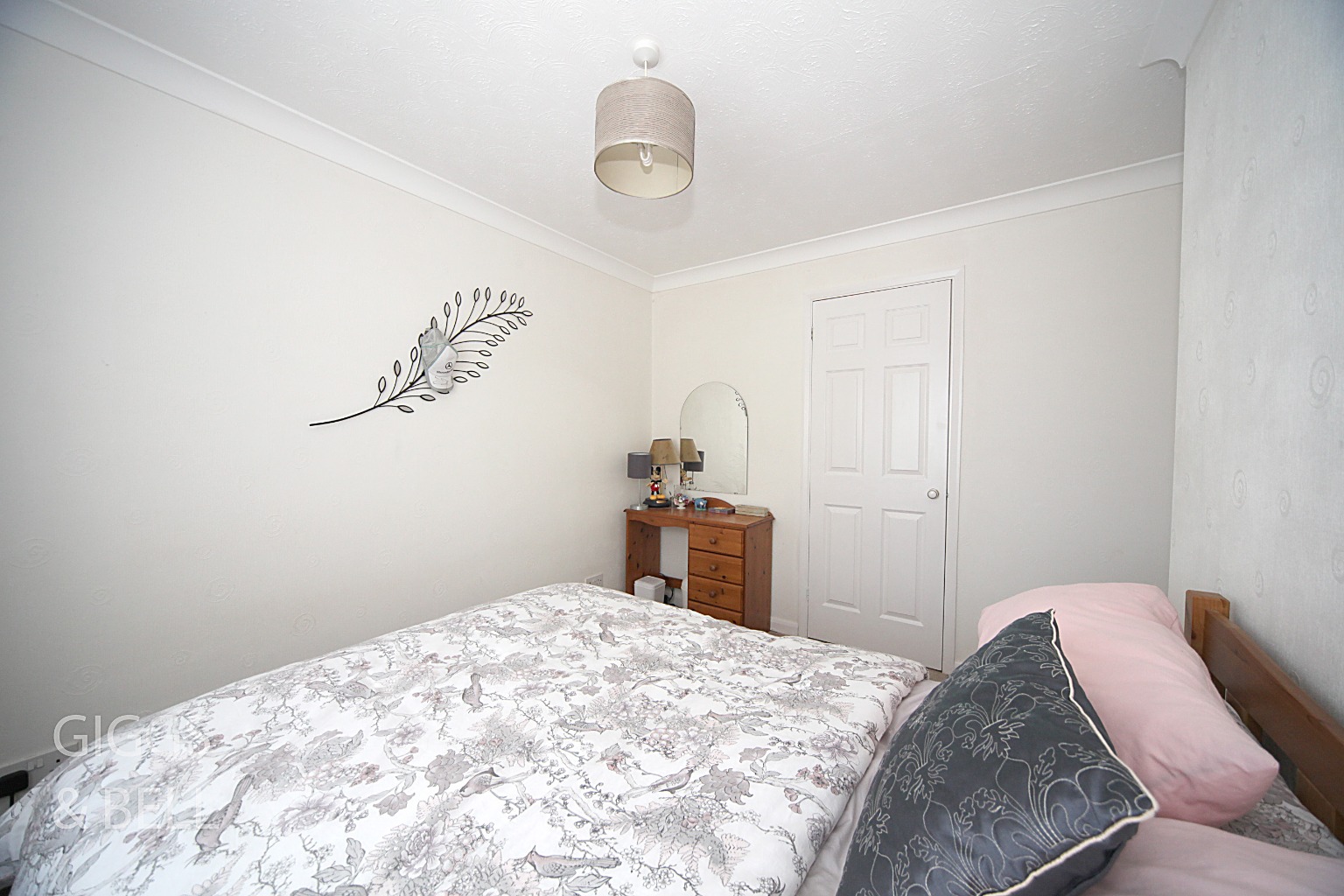 3 bed terraced house for sale in Malthouse Green, Luton 11