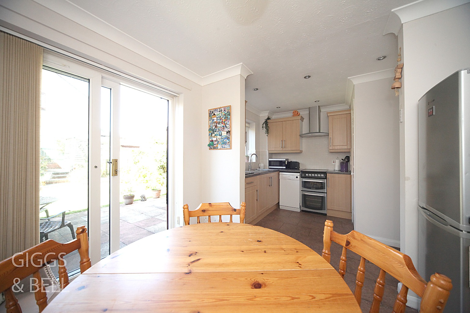 3 bed terraced house for sale in Malthouse Green, Luton 3