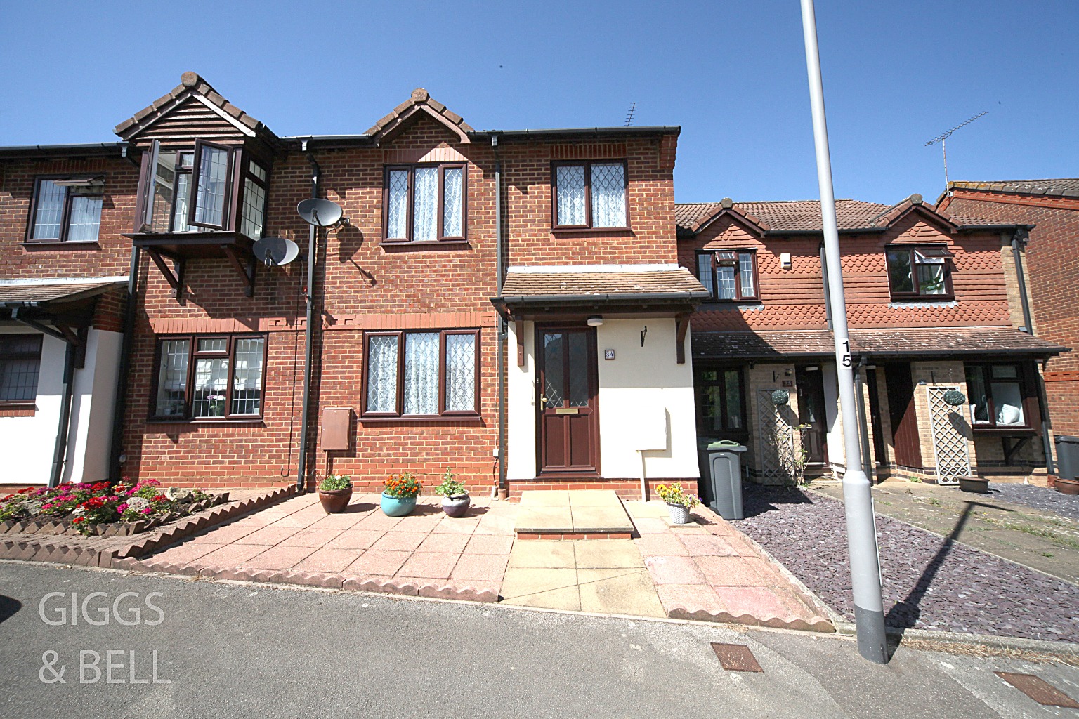 3 bed terraced house for sale in Malthouse Green, Luton, LU2 
