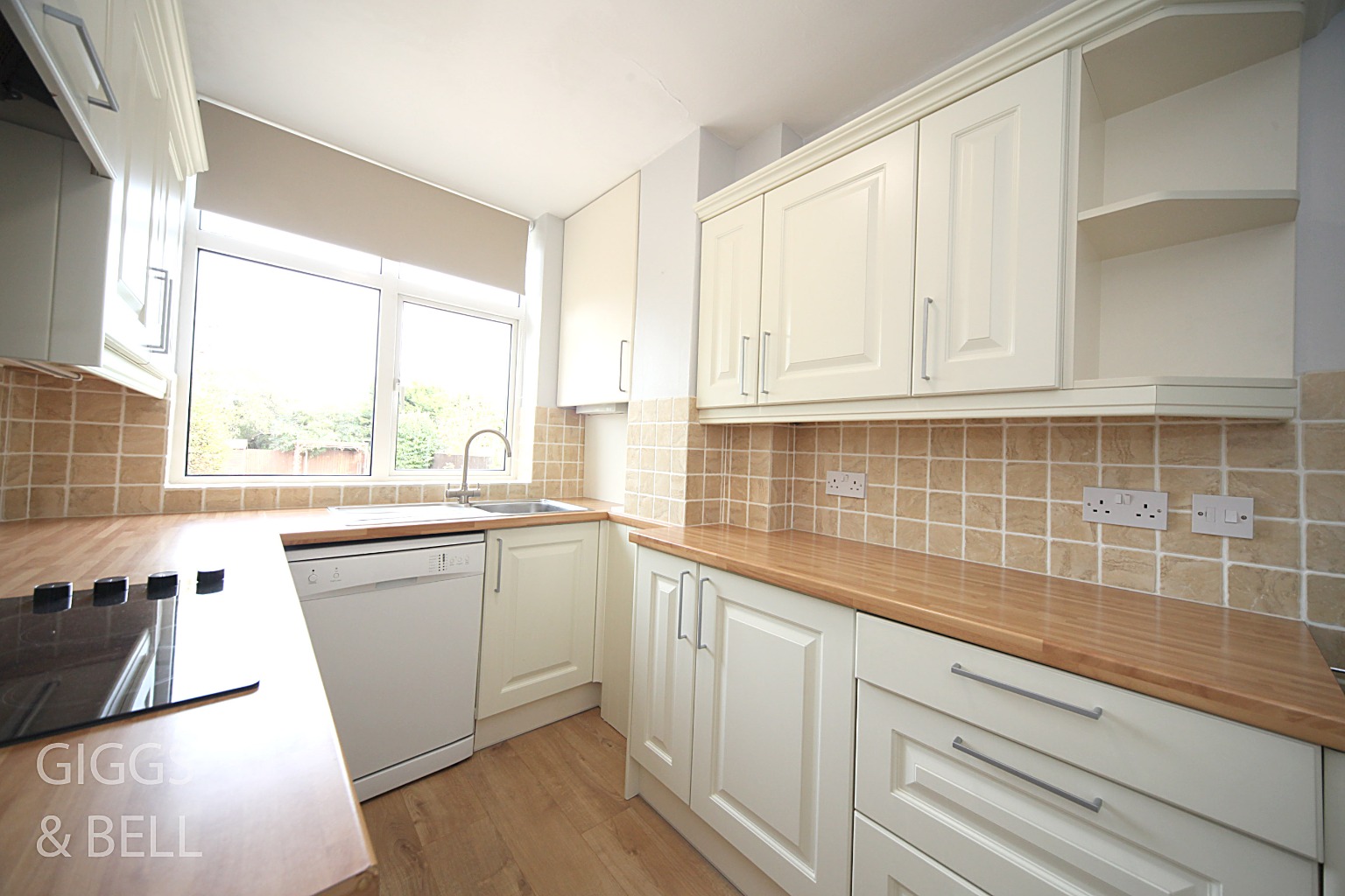 3 bed semi-detached house for sale in West Hill Road, Luton  - Property Image 9