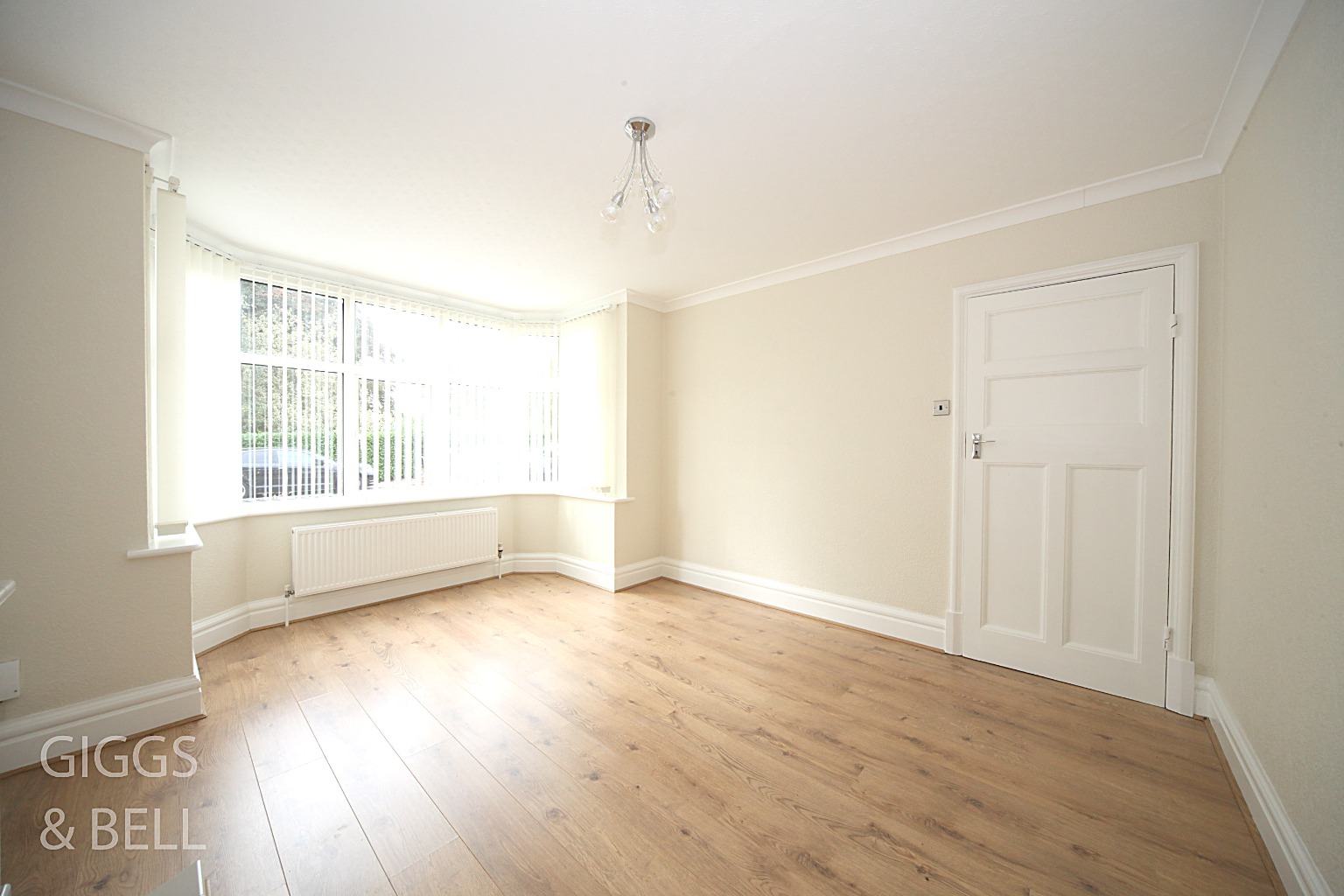 3 bed semi-detached house for sale in West Hill Road, Luton  - Property Image 4