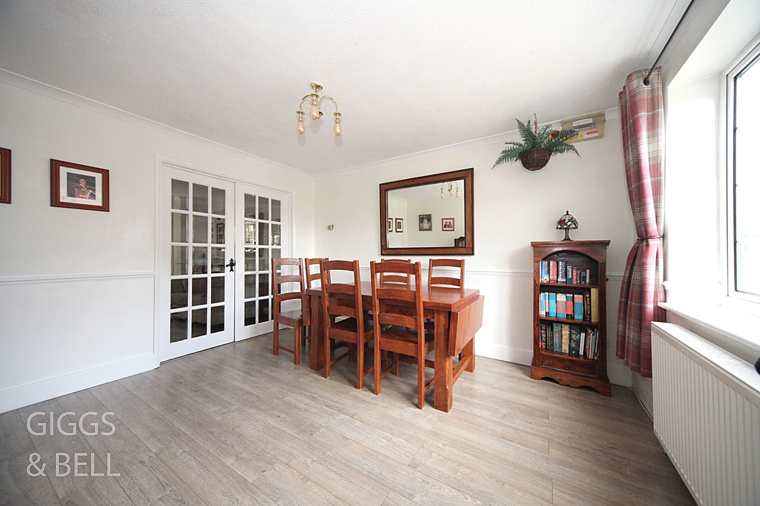 4 bed semi-detached house for sale in Field Fare Green, Luton  - Property Image 4