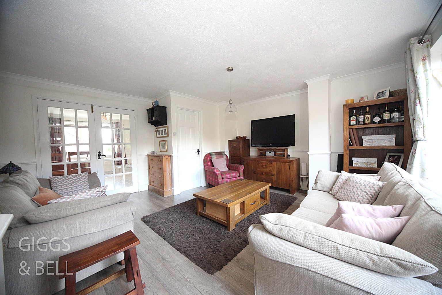 4 bed semi-detached house for sale in Field Fare Green, Luton  - Property Image 3