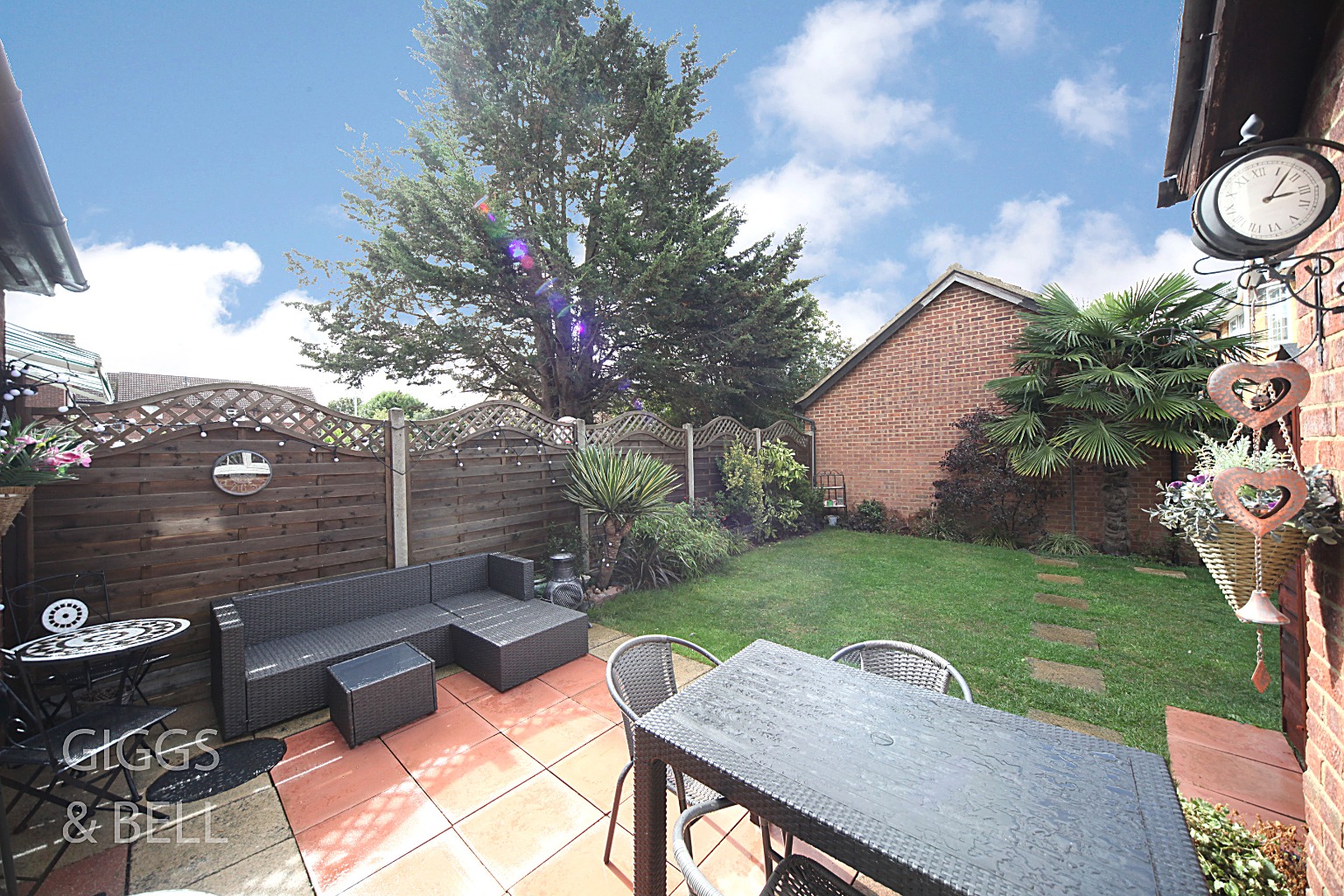4 bed semi-detached house for sale in Field Fare Green, Luton  - Property Image 19