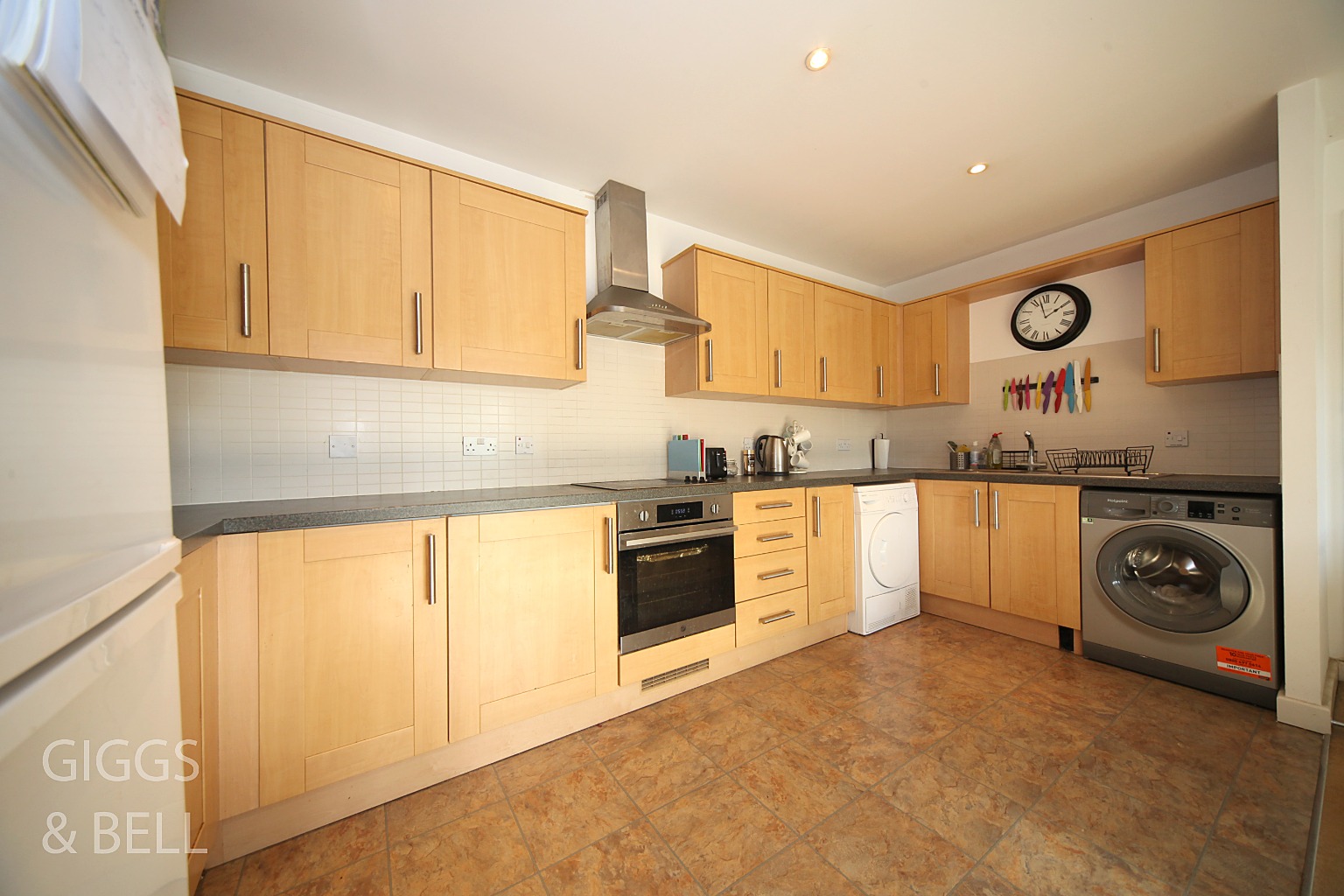2 bed flat for sale in Holly Street, Luton 4