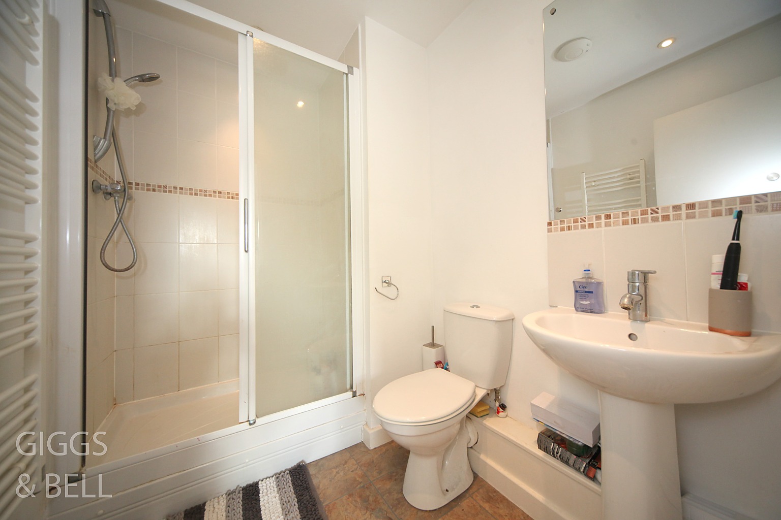 2 bed flat for sale in Holly Street, Luton  - Property Image 13