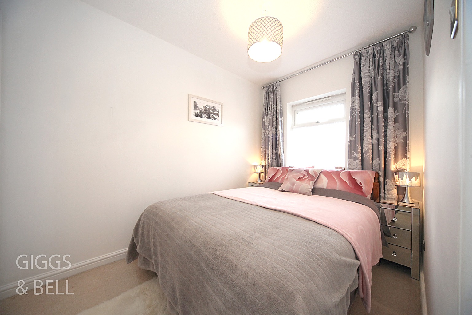 2 bed semi-detached house for sale in The Belfry, Luton 5