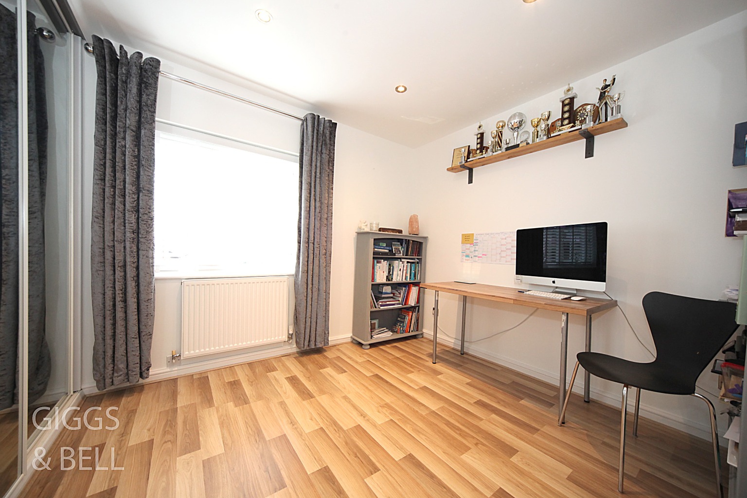 2 bed semi-detached house for sale in The Belfry, Luton 6