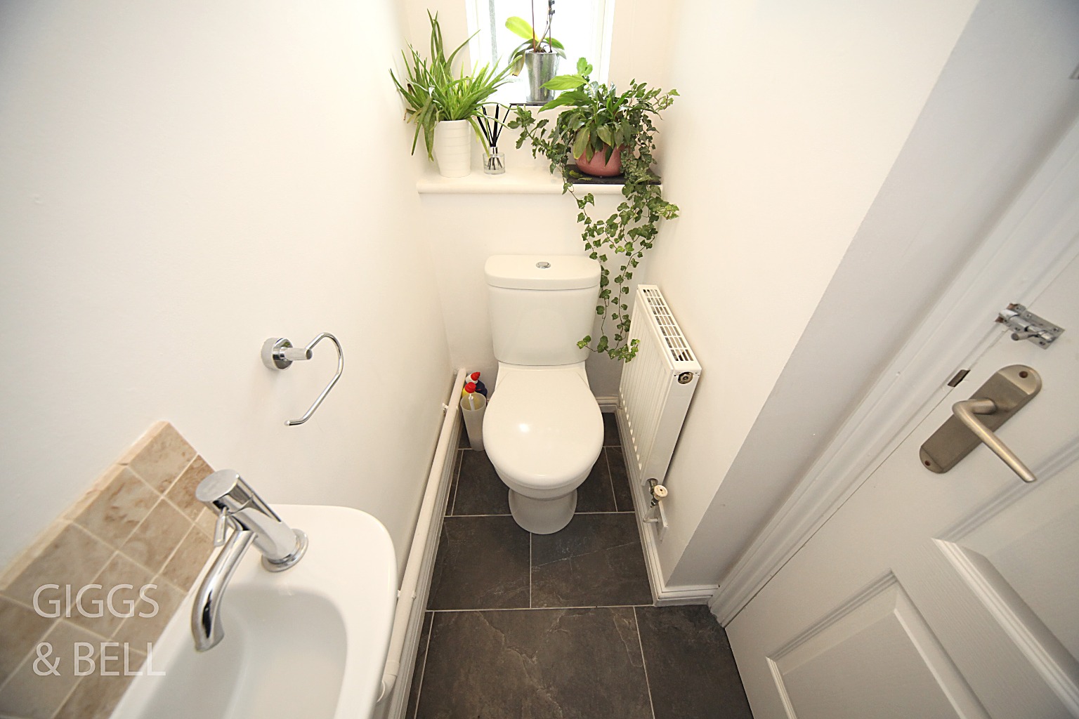 2 bed semi-detached house for sale in The Belfry, Luton  - Property Image 5