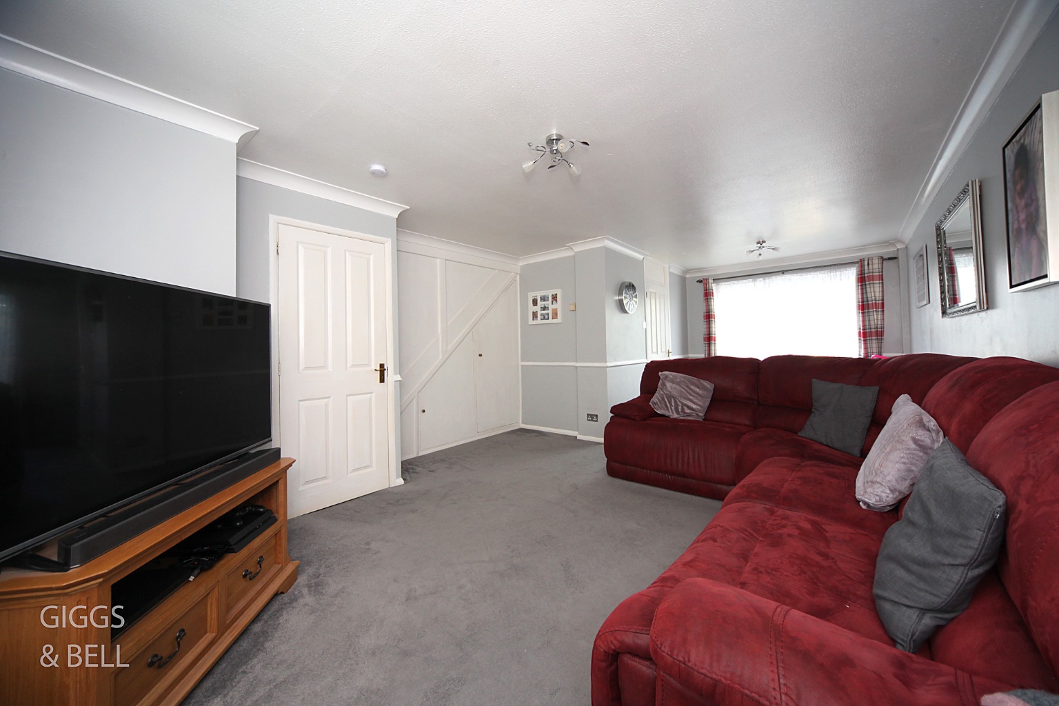 3 bed end of terrace house for sale in Halsey Drive, Hitchin 1