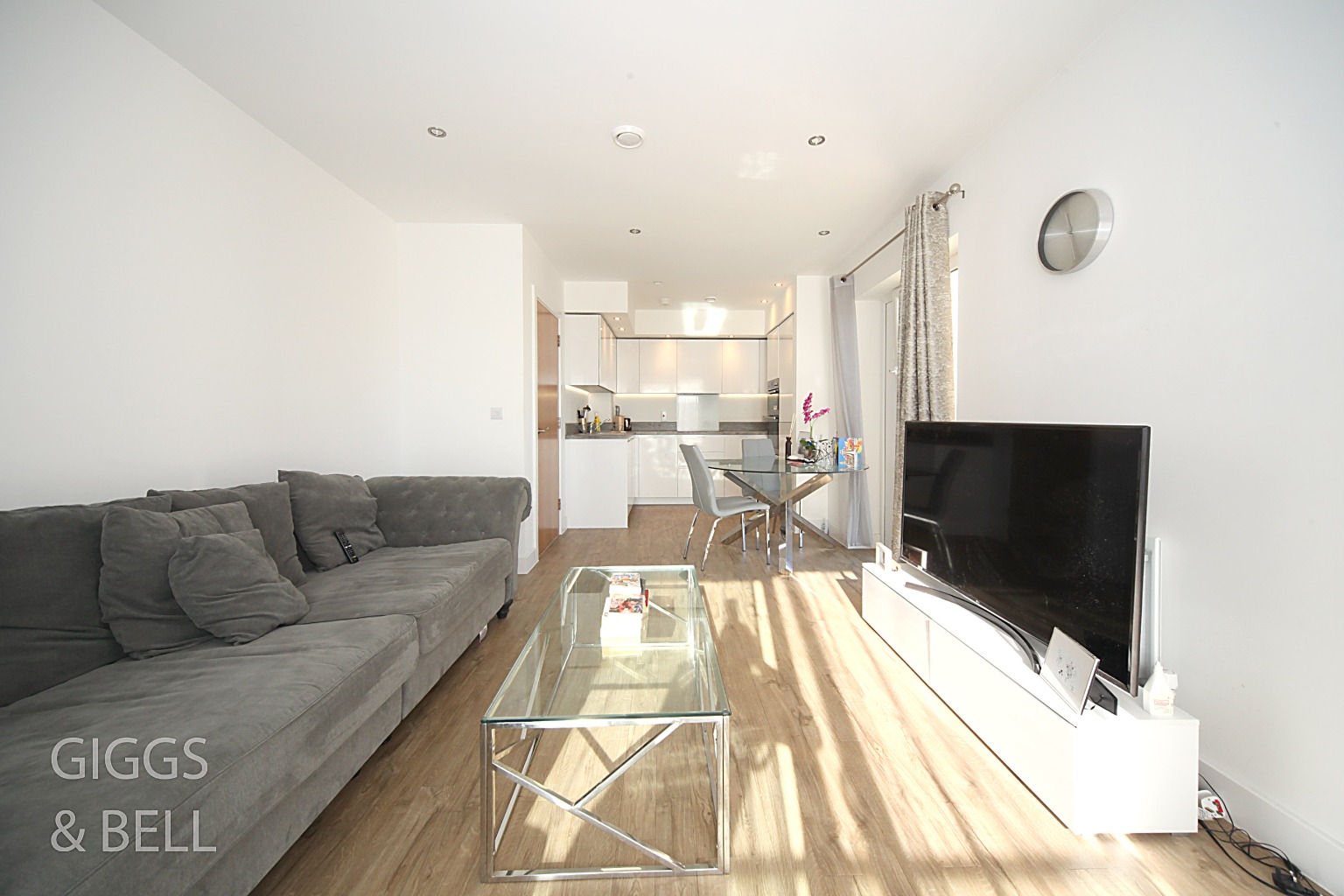 1 bed flat for sale, Luton 2