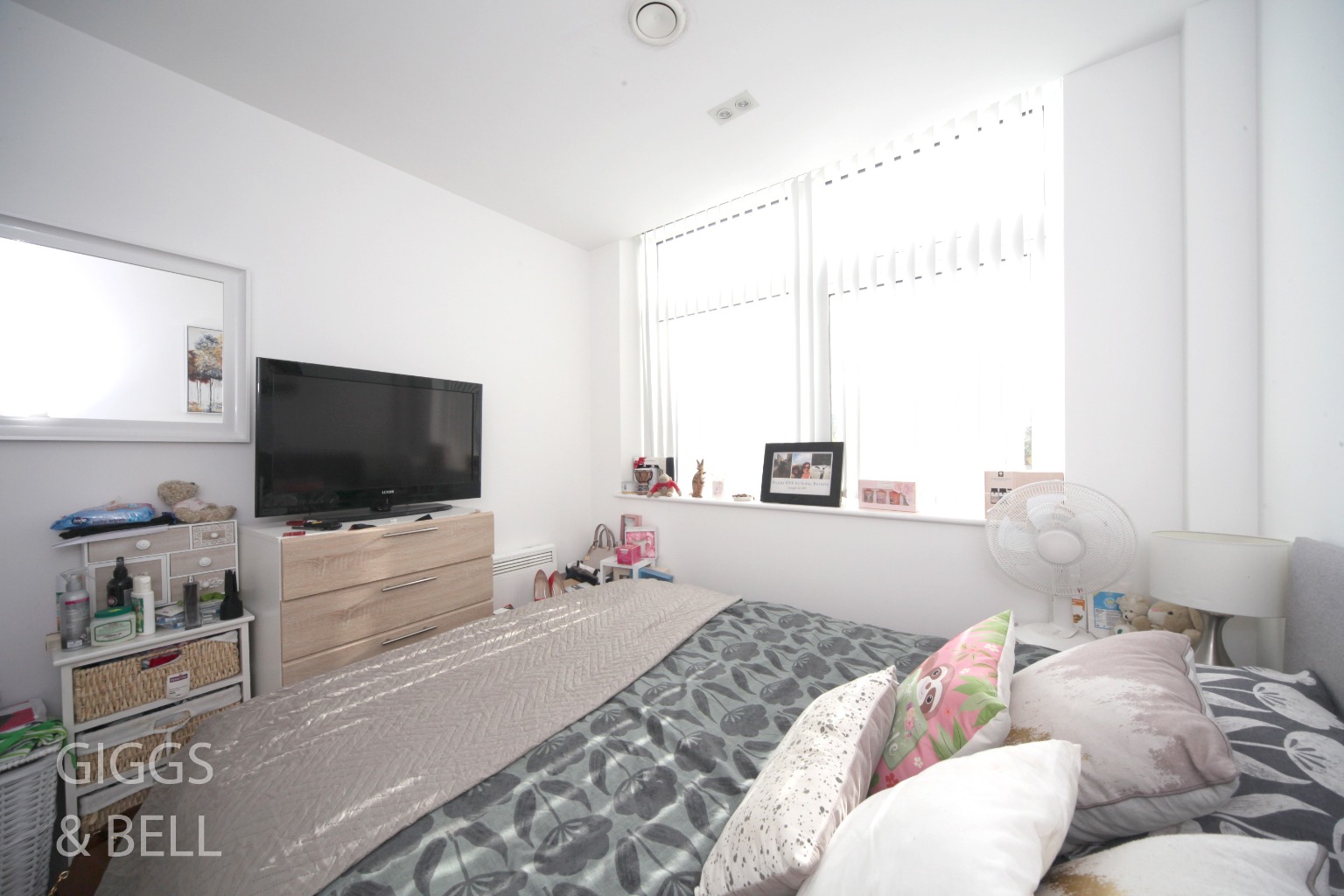 1 bed flat for sale in Laporte Way, Luton 4