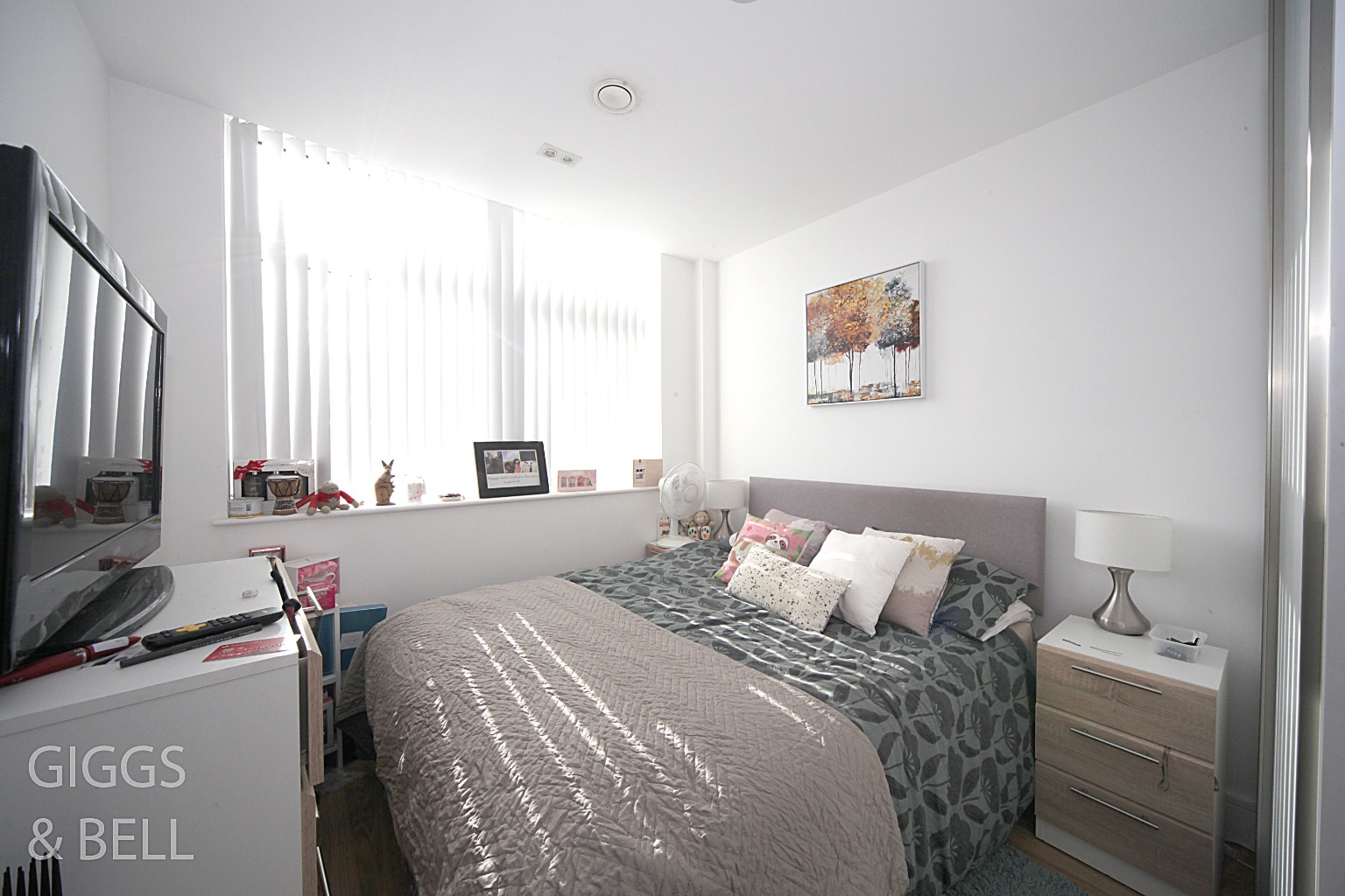 1 bed flat for sale in Laporte Way, Luton 3