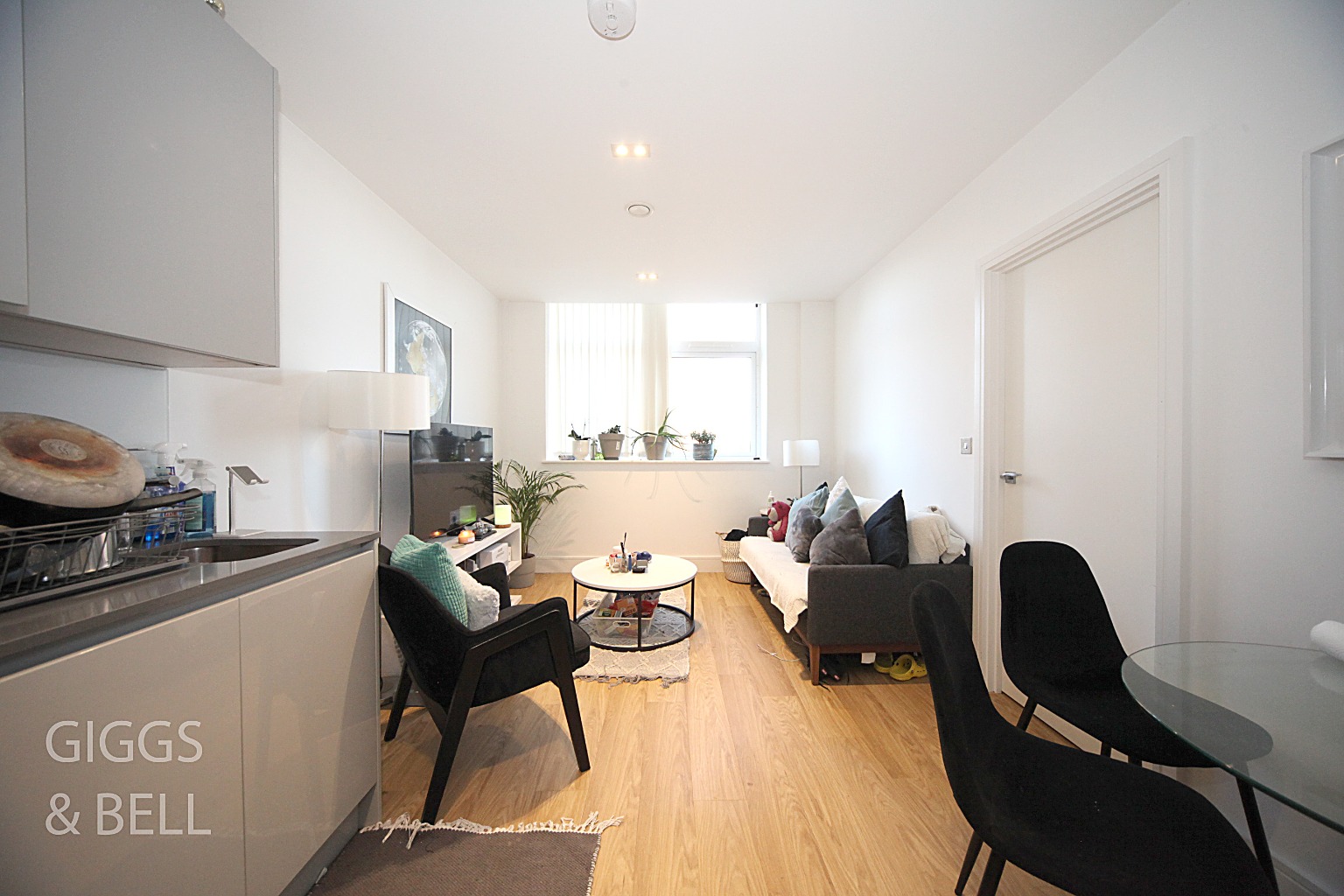 1 bed flat for sale in Laporte Way, Luton 2